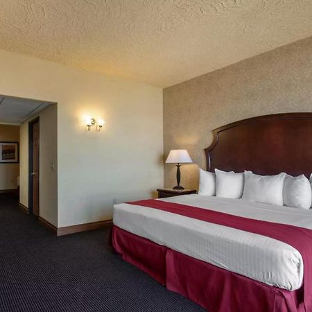 Shoreline Inn & Conference Center, Ascend Hotel Collection مسكيغون المظهر الخارجي الصورة