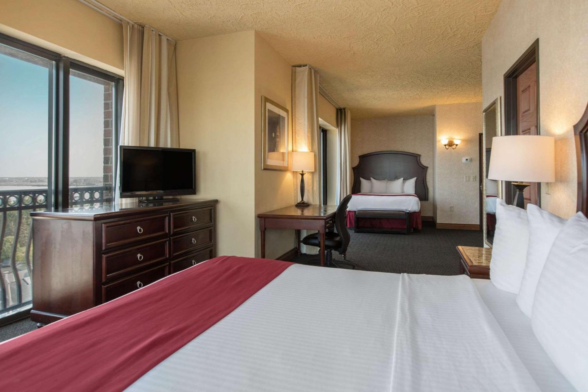 Shoreline Inn & Conference Center, Ascend Hotel Collection مسكيغون المظهر الخارجي الصورة