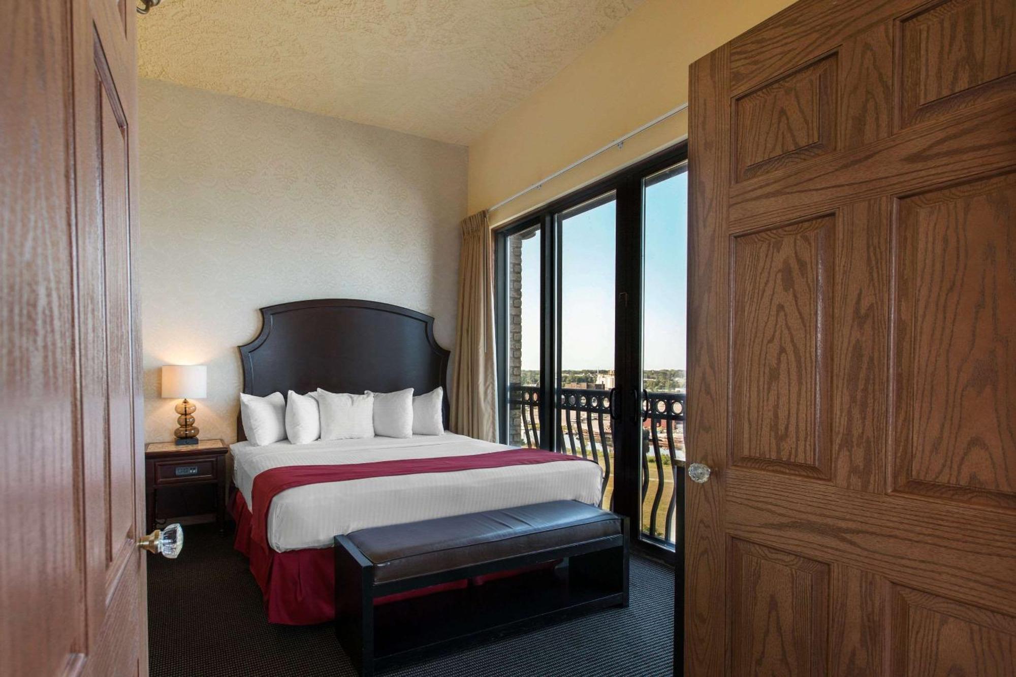 Shoreline Inn & Conference Center, Ascend Hotel Collection مسكيغون المظهر الخارجي الصورة