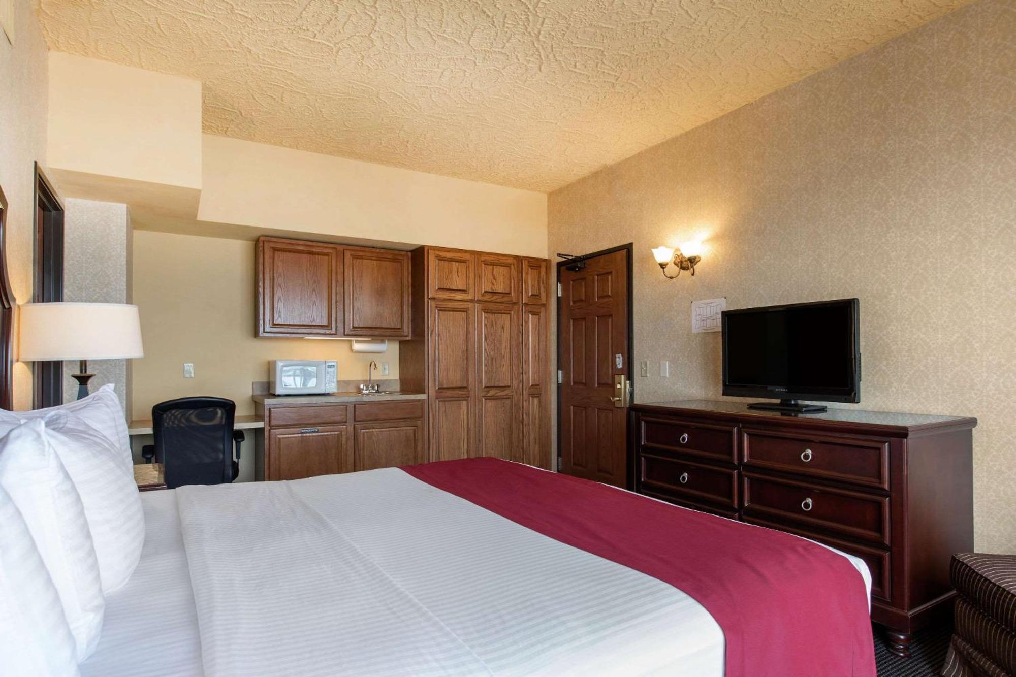 Shoreline Inn & Conference Center, Ascend Hotel Collection مسكيغون المظهر الخارجي الصورة