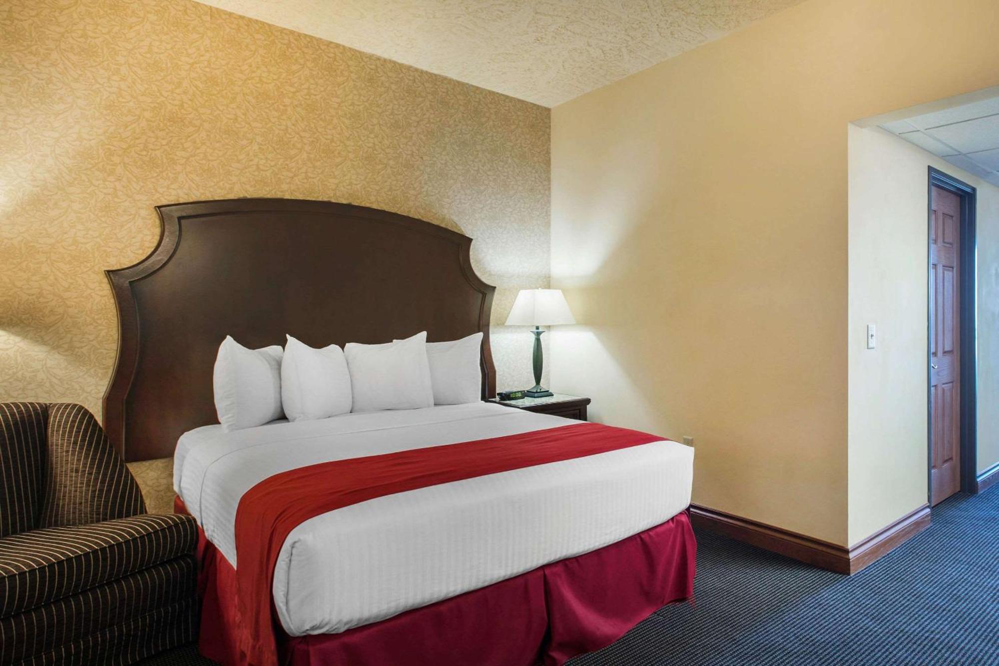 Shoreline Inn & Conference Center, Ascend Hotel Collection مسكيغون المظهر الخارجي الصورة