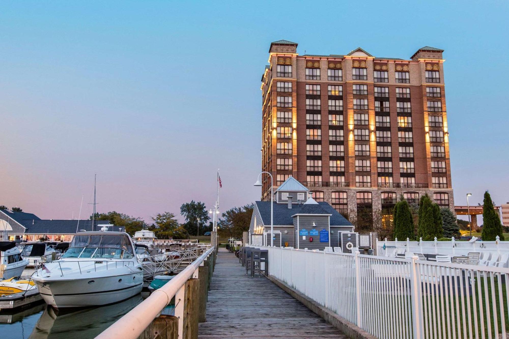 Shoreline Inn & Conference Center, Ascend Hotel Collection مسكيغون المظهر الخارجي الصورة